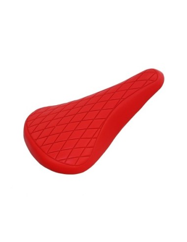 Vinyl Saddle Diamond 702 Red.